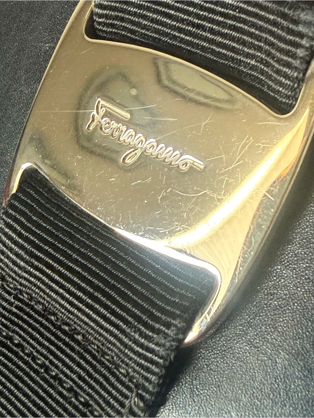 Vintage Salvatore Ferragamo Vara Bow Bifold Compact Wallet 227104 w/COA - Picture 3 of 9